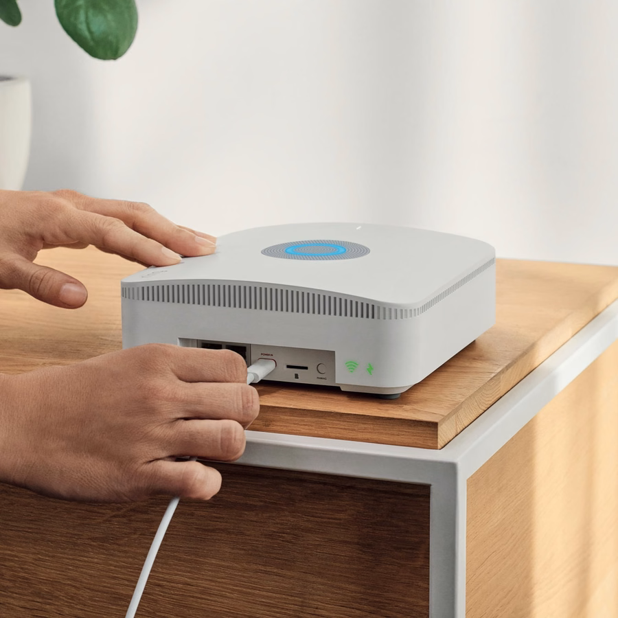 Alarm Pro Base Station με ενσωματωμένο δρομολογητή eero Wi-Fi 6