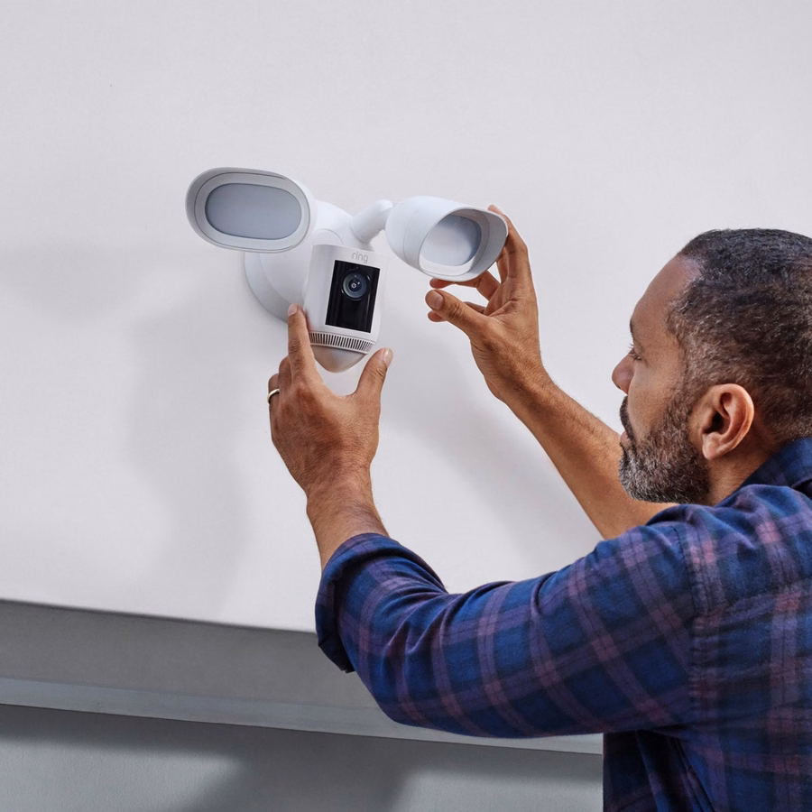 Floodlight Cam Pro - Με Retinal 2K